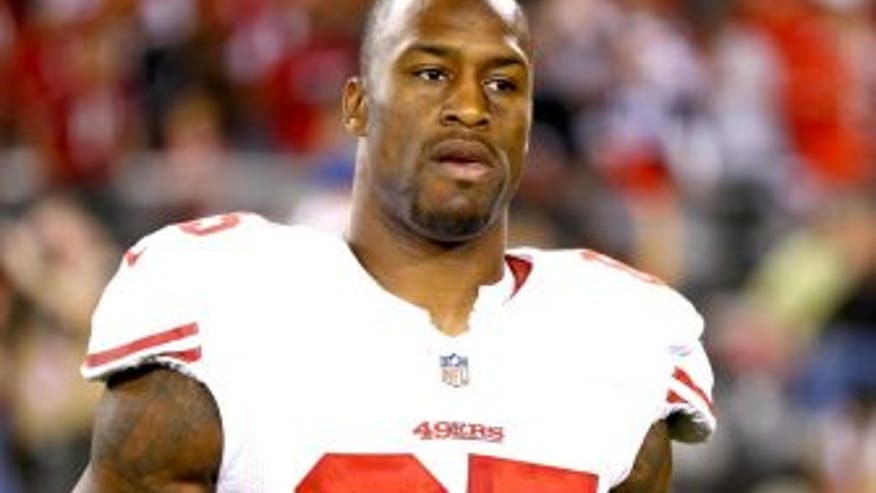 vernon-davis-not-sure-if-he-ll-attend-mandatory-minicamp